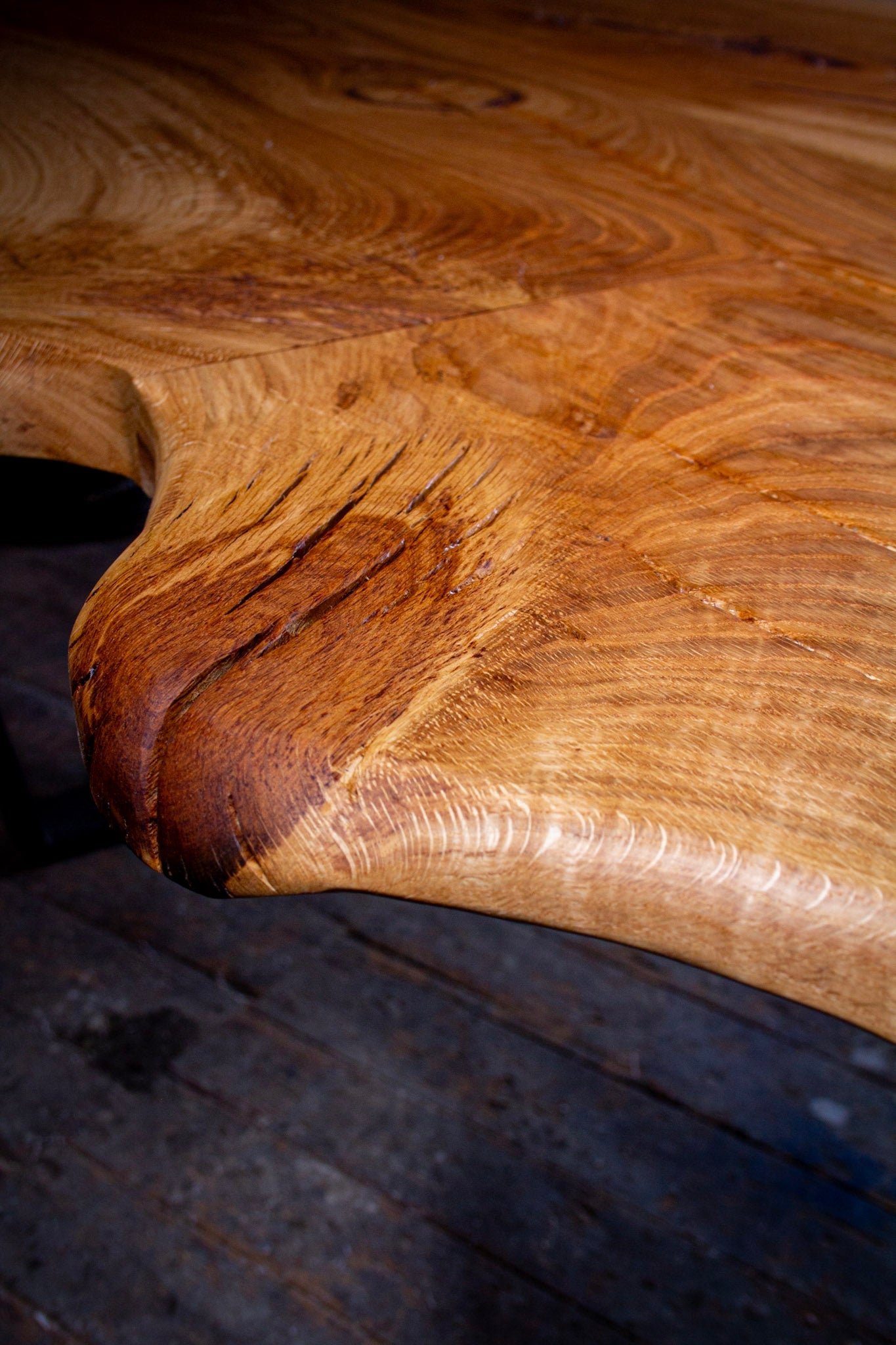 GussHolz - Ihr individueller Esstisch / Couchtisch / Beistelltisch / Tisch aus MünchenKonferenztisch #Epoxidharztisch# #Rivertable# #Tisch# #München#