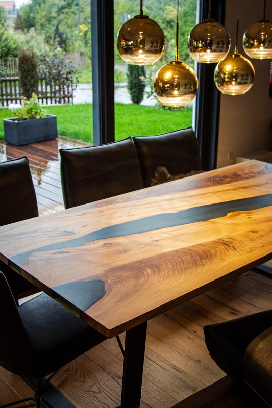 GussHolz - Ihr individueller Esstisch / Couchtisch / Beistelltisch / Tisch aus MünchenEsstisch #Epoxidharztisch# #Rivertable# #Tisch# #München#