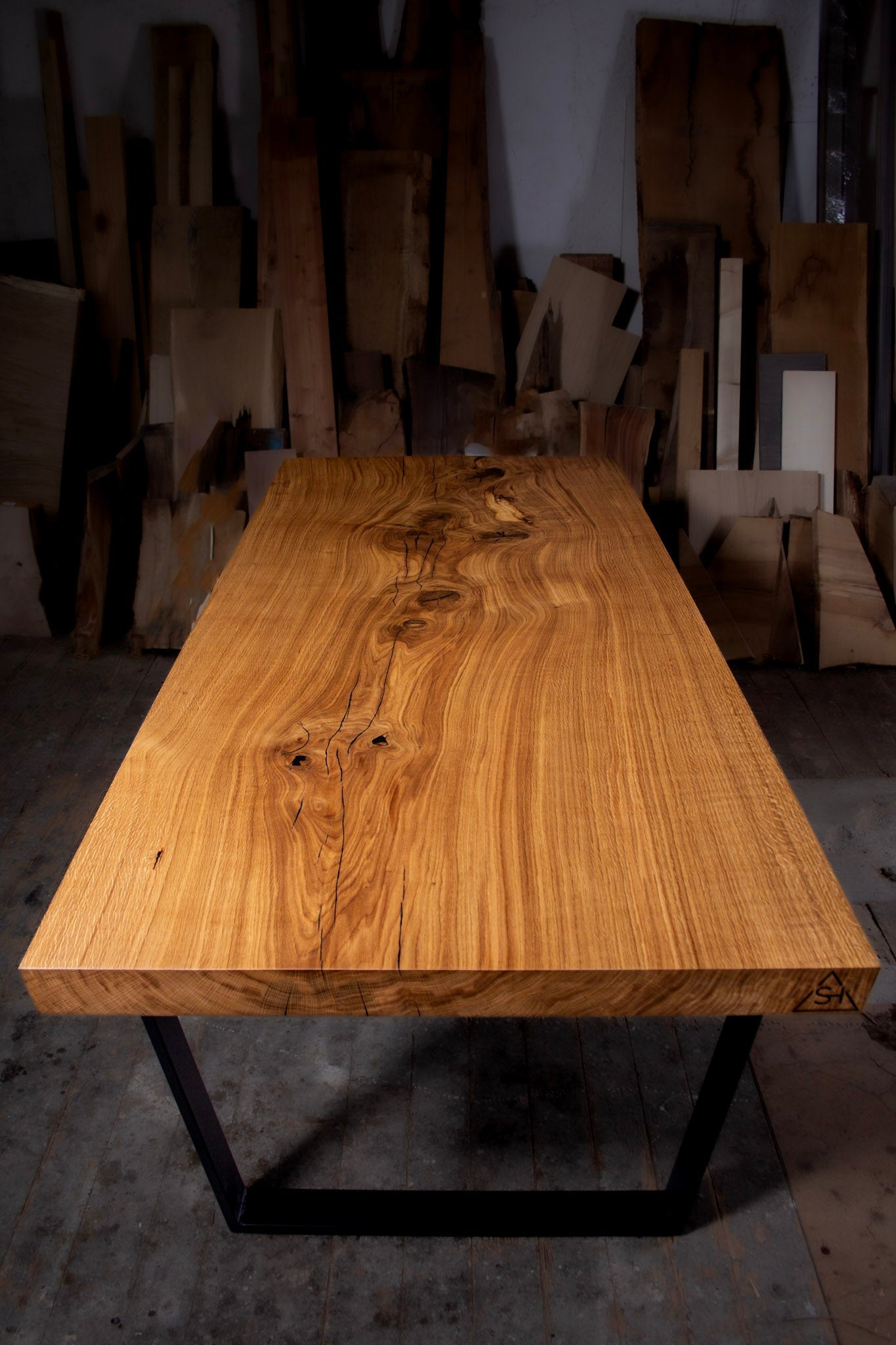 GussHolz - Ihr individueller Esstisch / Couchtisch / Beistelltisch / Tisch aus MünchenBeistelltisch #Epoxidharztisch# #Rivertable# #Tisch# #München#