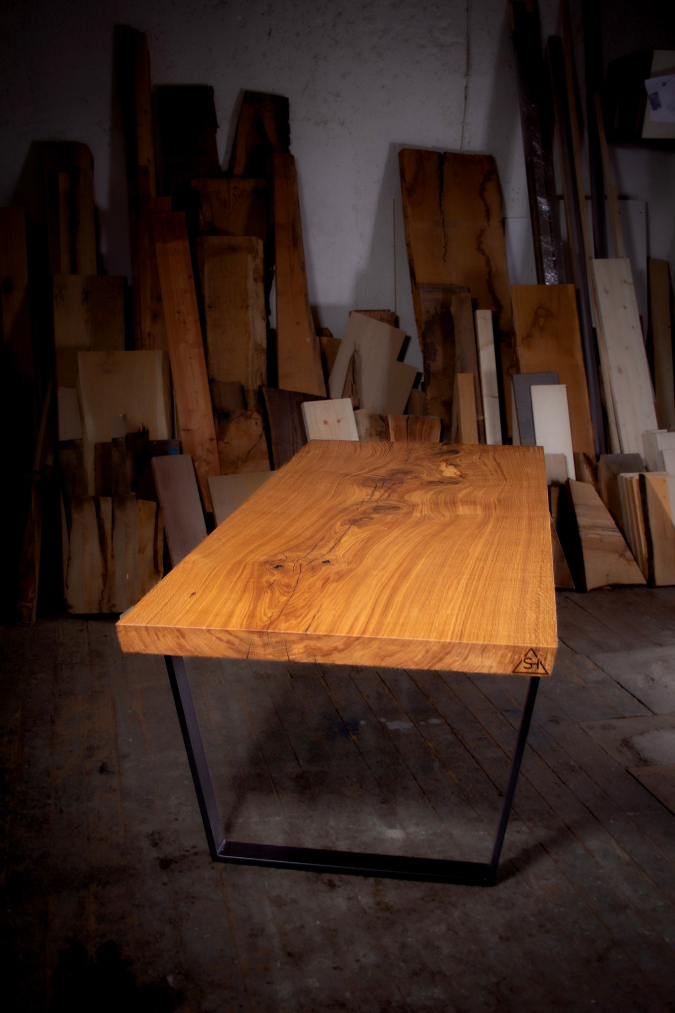 GussHolz - Ihr individueller Esstisch / Couchtisch / Beistelltisch / Tisch aus MünchenBeistelltisch #Epoxidharztisch# #Rivertable# #Tisch# #München#