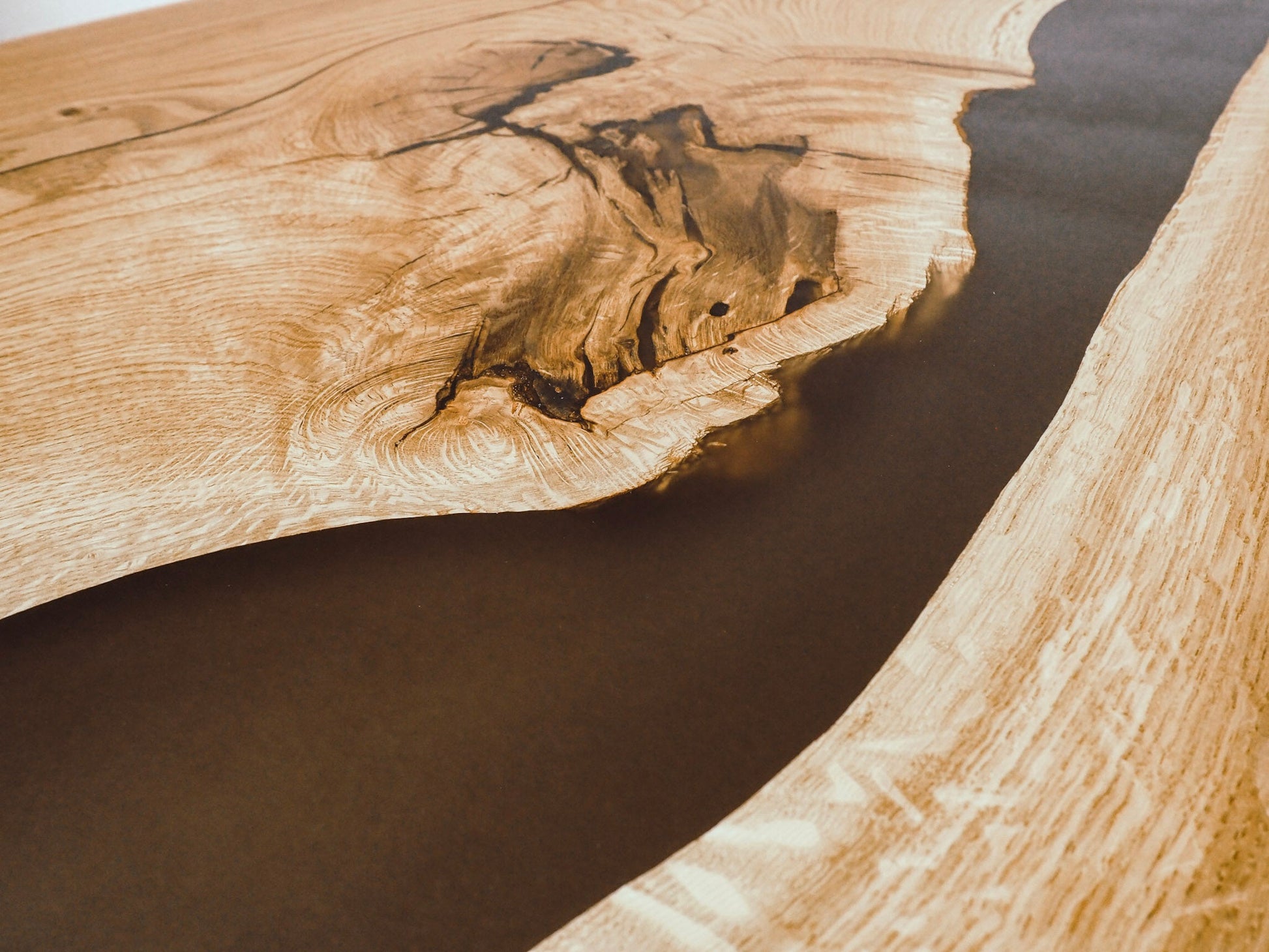 GussHolz - Ihr individueller Esstisch / Couchtisch / Beistelltisch / Tisch aus MünchenEsstisch #Epoxidharztisch# #Rivertable# #Tisch# #München#